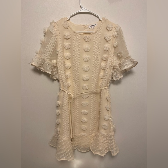 Macaron Short Cream Dress - Picture 1 of 2